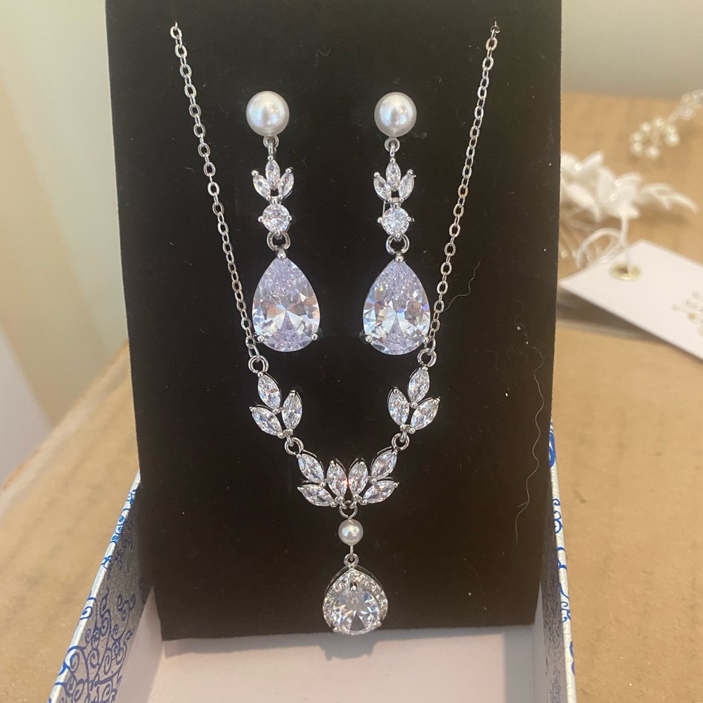 Pearl and Crystal Earring Necklace set